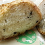 24195304 - オリーブのフランスパン　１４０円