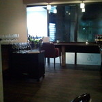 Felicelina - カウンターのみの店内は、みな窓からの景観をたのしみながらの、食事となる。