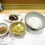 新ばし 星野 - 松坂牛の佃煮　ちりめん山椒　白菜の浅漬け