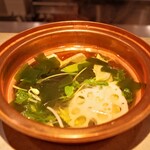 しゃぶしゃぶ 山笑ふ - 出汁に浸して