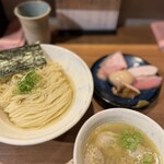 ジャパニーズ ラーメン 五感 - 