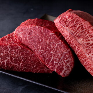 お肉は注文してから手切れしてご提供お肉をカット