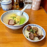 香港麺 新記 - 雲呑麺 牛腩飯 Bセット