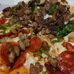 ドミノピザ - もっと炭火焼ビーフともっとドミノデラックスのハーフ&ハーフ(Sサイズハンドトスクラスト)