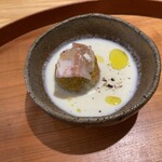 Itaria Ryourito Okashino Omise Makkia - 新玉ねぎのスープ アランチーニとグアンチャーレ
