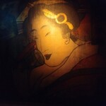 The SG Club - トイレは地下一階。何故か落語がかかっててシュール。外国人さん向けのサービスかな。