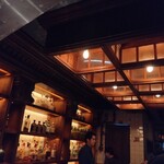 The SG Club - 天井の明かりもいい感じ