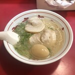 Nagahamayatai Yamachan - 長浜ラーメン 750円（税込）、味玉