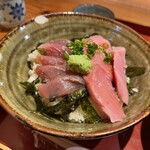 北浜 うおじ - 本マグロうなじとひっさげの合盛丼1000円