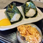 OMUSUBIYAらんか - ■おむすび２種(みそ汁付き)
■唐揚