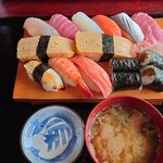 魚金寿司 すゞ木 - ランチ「にぎり寿司」1.5人前