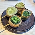 Motsuyaki Noboru - 野菜串 ・レタス肉巻き￥250 ・万能ネギ肉巻き￥250