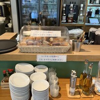 fish&wine BLUE OCEAN GRILL - バゲットなど。トースターで各自で温められます