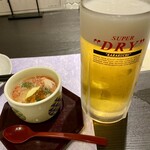 真田坂の小助 - お通し(茶碗蒸し)@440円& アサヒスーパードライ生中@650円