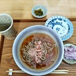 仲佐 - おろしそば。辛味大根の色もきれい。