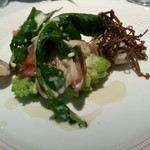 Perignon - カリブロのサラダにスモークサーモンと浅利、榎茸のムース添え 浅利ソース