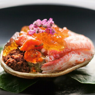 四季折々の恵みを携えた逸品料理をご堪能ください。