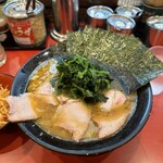 ラーメン 環2家 - 中チャーシュー、のり、ほうれん草