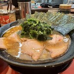 ラーメン 環2家 - 鶏油は普通オーダーだが、結構多めですね。