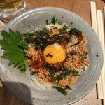 納屋橋 惣菜酒場 自然やナムル - サーモンユッケ