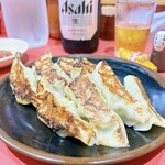 241988207 - 餃子(※ハーフの注文も可能)
                丸亀の店舗は、餃子がとても人気でした