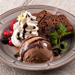 Double chocolate gateau & Gelato