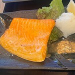 札幌海鮮丼専門店 すしどんぶり - サーモンハラス焼き