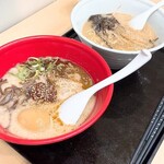 イップウドウ ラーメンエクスプレス - 《赤丸とんこつ》《白丸とんこつ》