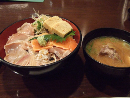 炙り三色丼 By 隊員y 魚やでん うおやでん 日比谷 魚介料理 海鮮料理 食べログ