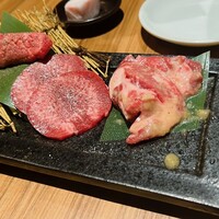 中目黒焼肉 登牛門 - 