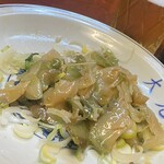 大元 - おつまみのザーサイのフルバージョンを半分くらい食べたところ。残りはラーメンのトッピングに^_^