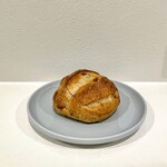 メゾンカイザー - イチジクのパン＠340円