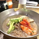 Taishuu Horumon Nikurikiya - 冷麺！！