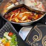 薬膳火鍋 SHANGRI-LA - 