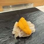 最強鮨居酒屋 やまのや - 6. 握り　剣先イカとウニ