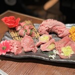 焼肉食べ放題 カルビとタン - 