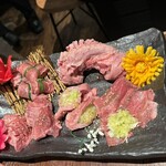 焼肉食べ放題 カルビとタン - 