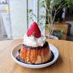 My Home Coffee, Bakes, Beer - ■苺のせ焼きプリン