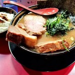 家系ラーメン とらきち家 - 沈んでるのを引っ張り出す(^o^)ことちゃん太過ぎ（笑）