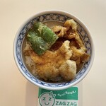 てんぷら 一代 - ミニ肉天丼と蕎麦セット¥1309内蕎麦大盛¥0　ピーマン、豚味噌漬け、鶏もも。蕎麦と合わせるのにちょうど良い量。天つゆが卓上にセットされているので物足りない時は助かる。