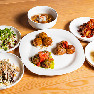 Enjoy a total of 8 types of ``Takoyaki'' and a dashi menu unique to Kansai.