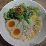 自由が丘 蔭山樓 南町田店 - 特選海老ワンタン入り鶏白湯塩ラーメン