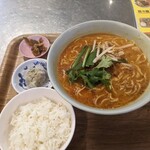 台風大飯店 - 担々麺セット