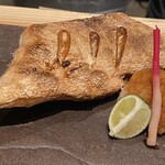 寿し炉端 喜多郎寿し - 鰤カマ塩焼