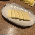 もつ焼き 大統領 - 興味本位で頼んだスライスチーズ