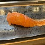 藪sou鮨・旬の魚 - 白鷺サーモン炙り