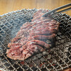 ミート食楽部 - 料理写真:お肉を焼いているところ