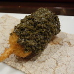 創作串揚 つだ - 5.地鶏の紫蘇巻き、とんぶりソース