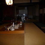 大松家 - 部屋の入口蕎麦の囲炉裏　ここでサービスのマシュマロを焼きます♪