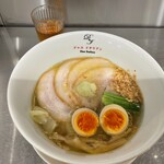 黄金の塩らぁ麺 ドゥエ イタリアン - 